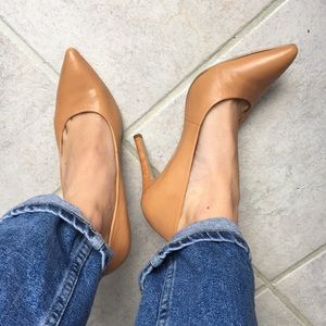 Nine West tan pumps